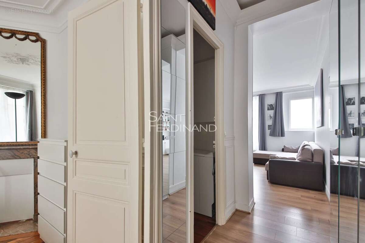 Appartement à PARIS-17E