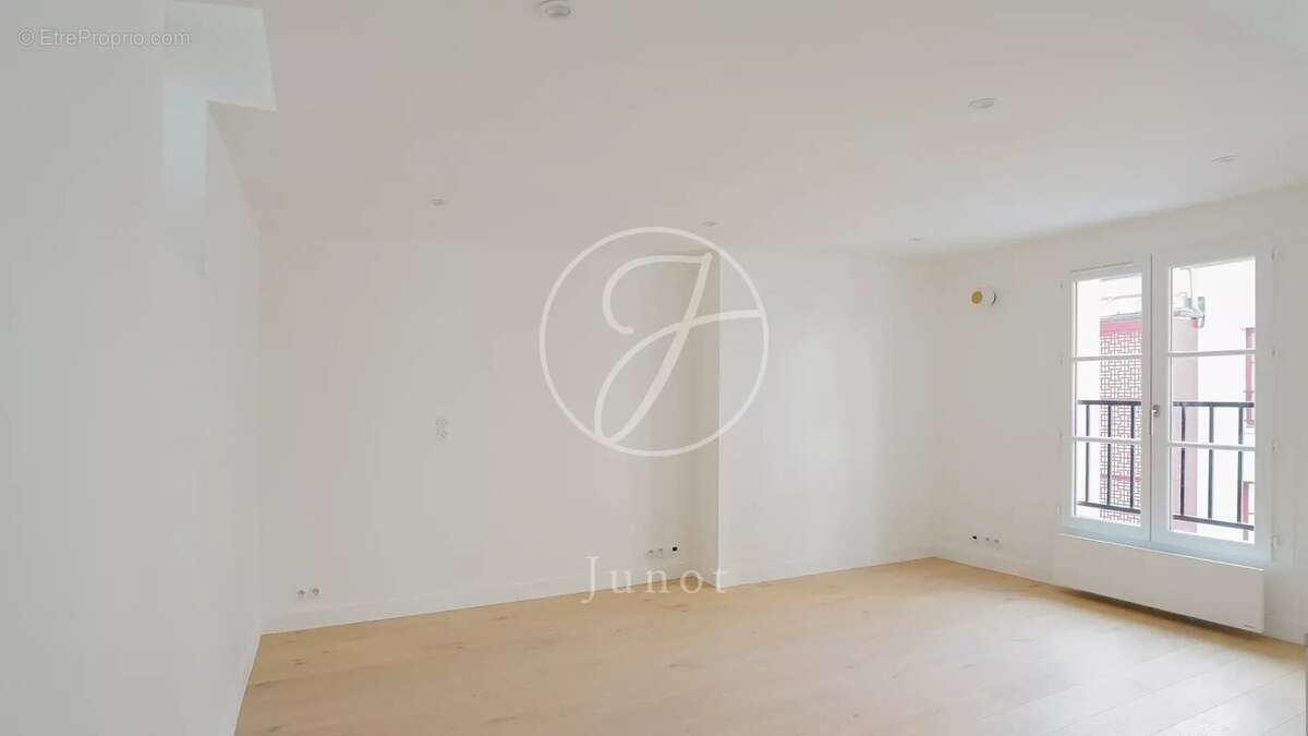 Appartement à PARIS-3E