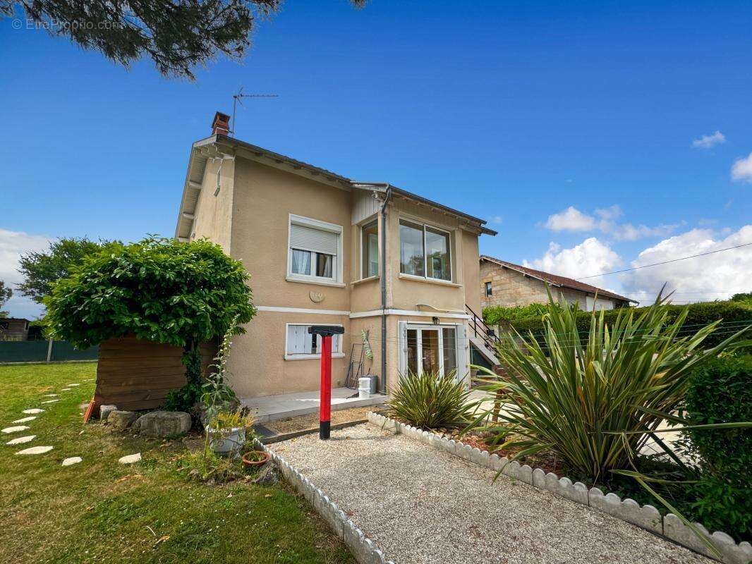 Maison à SAINT-LEON-SUR-L'ISLE