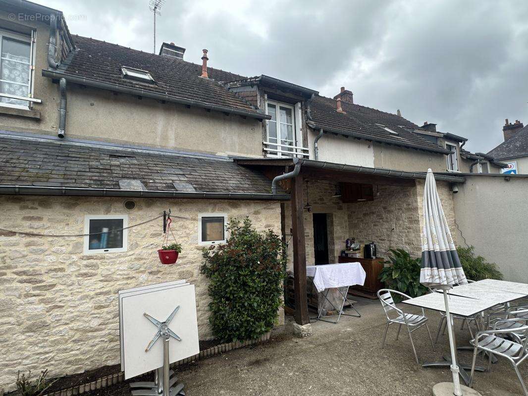 Commerce à COUR-CHEVERNY