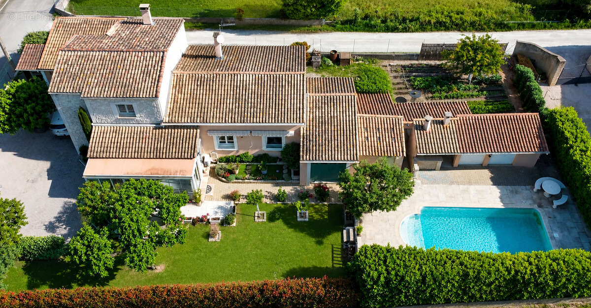 Maison à SAUVETERRE
