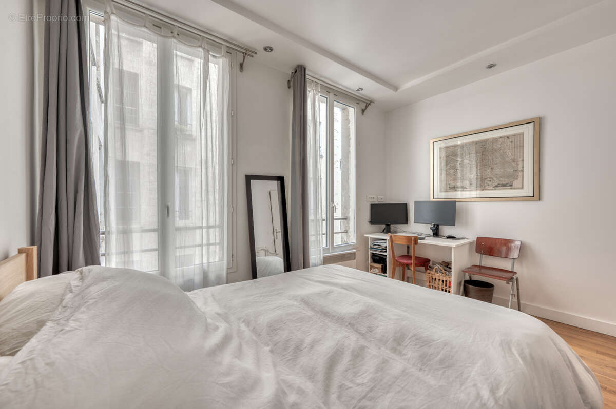 Appartement à PARIS-2E