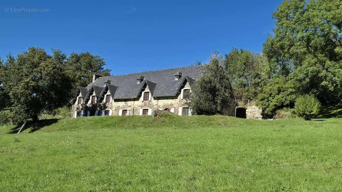 Maison à SAINT-CERNIN