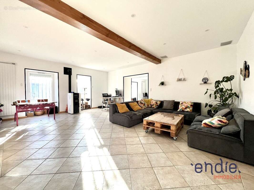 Maison à NEUVILLE-DE-POITOU