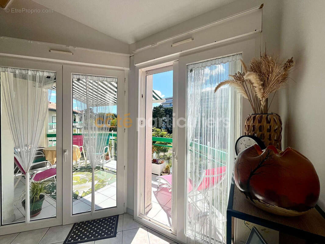 Appartement duplex avec aperçu mer . Résidence sécurisée - photo 2