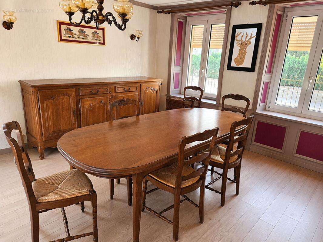CORCIEUX - Une grande maison familiale au coeur des Vosges, avec jardin, garages et toutes les commodités à pied - photo 3