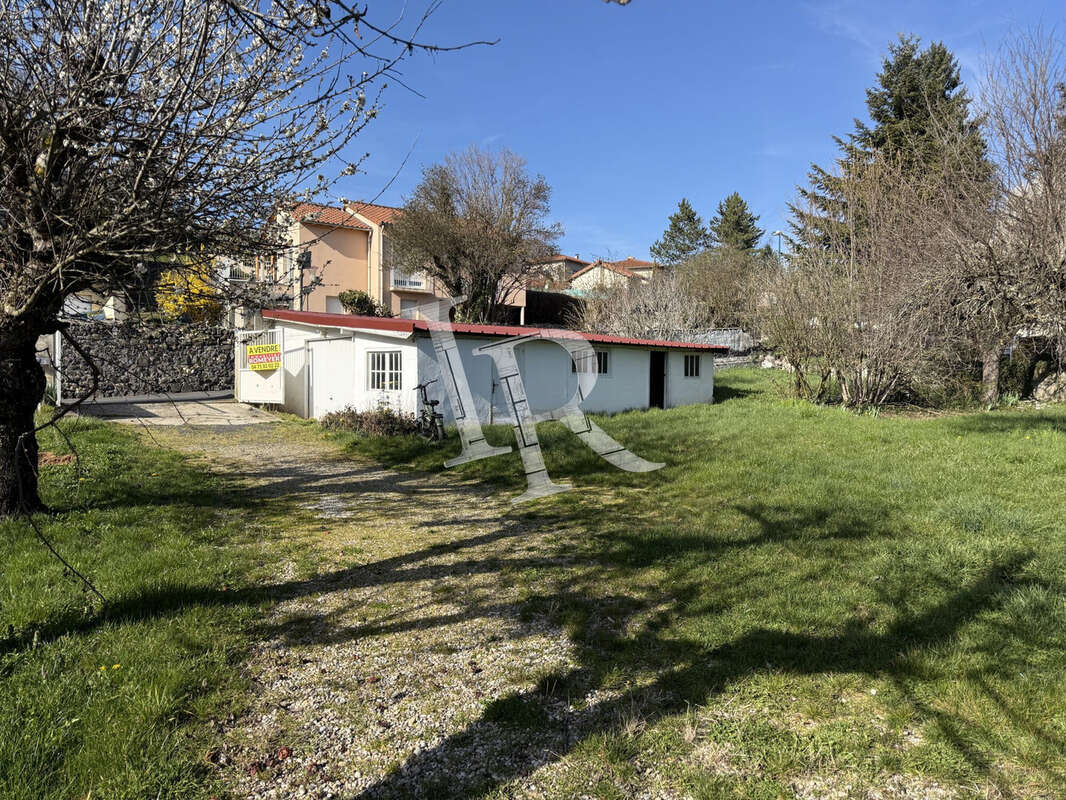 entrée, garage, terrain constructible - Maison à ESPALY-SAINT-MARCEL