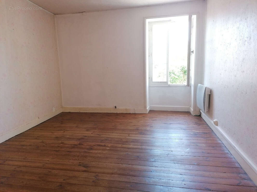 Maison à LE GUE-DE-VELLUIRE