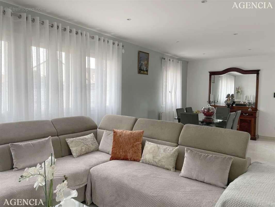 Maison à PONTAULT-COMBAULT