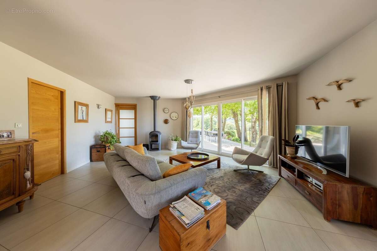 Maison à SAINT-VICTOR-LA-COSTE