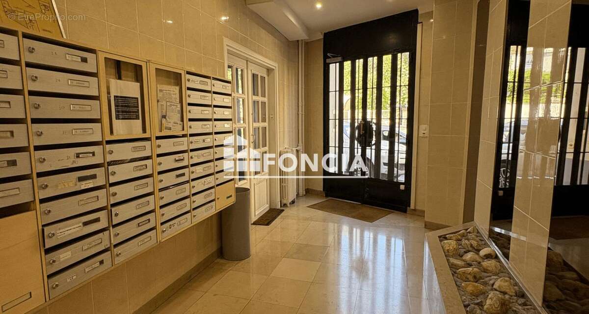 Appartement à COURBEVOIE