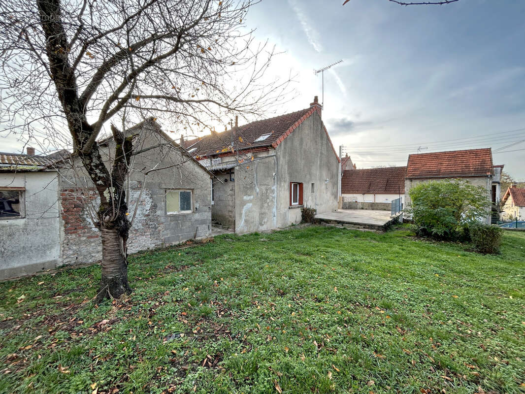 Maison à COMMENTRY