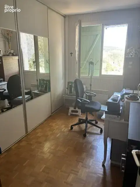 Maison avec 4 chambres et 2 sdb's, Grand sous sol. Jardin 2212 m2 - photo 8