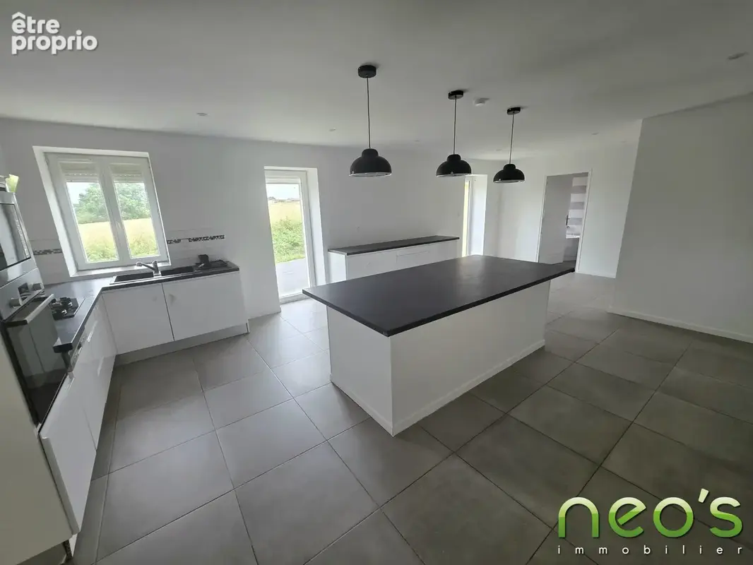 Maison 7 pièces 190 m² à vendre à Le Puiset-Dore (49600) - photo 4