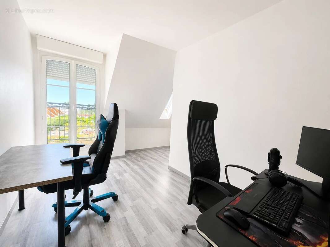 Appartement à FONTENAY-TRESIGNY