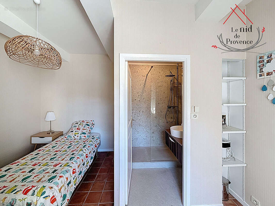 Maison de ville au coeur du village - photo 9