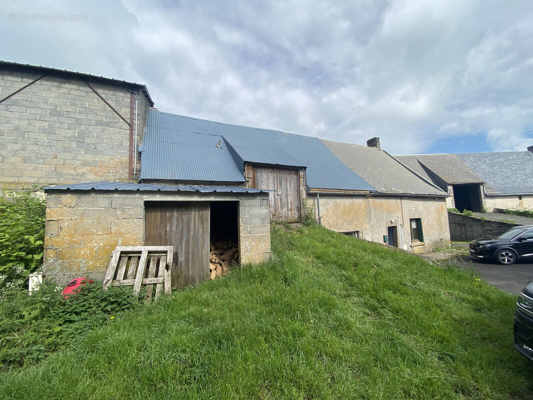 Maison à BESSE-ET-SAINT-ANASTAISE