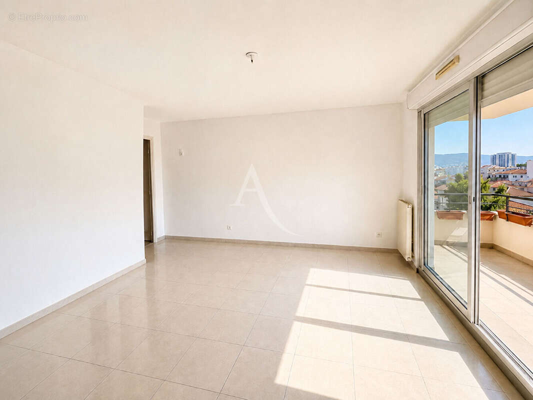 Appartement T2 - Le Rouet - 13008 - terrasse - ascenseur - photo 2