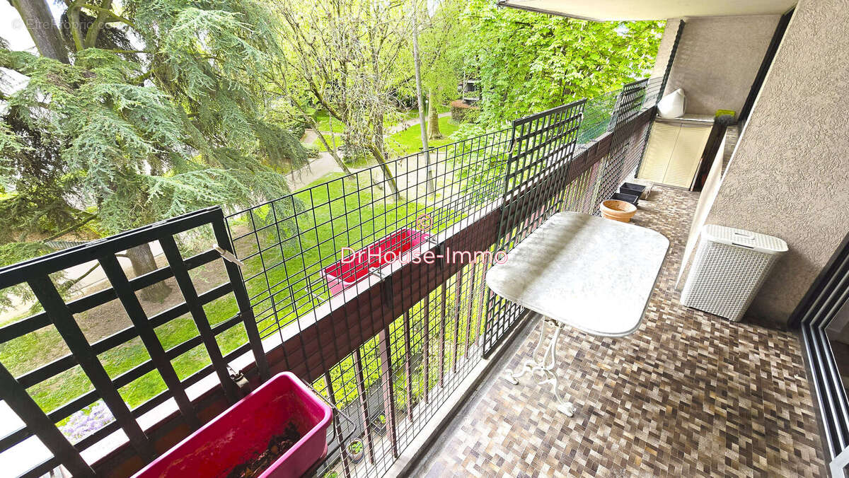 Appartement à SAINT-MAUR-DES-FOSSES