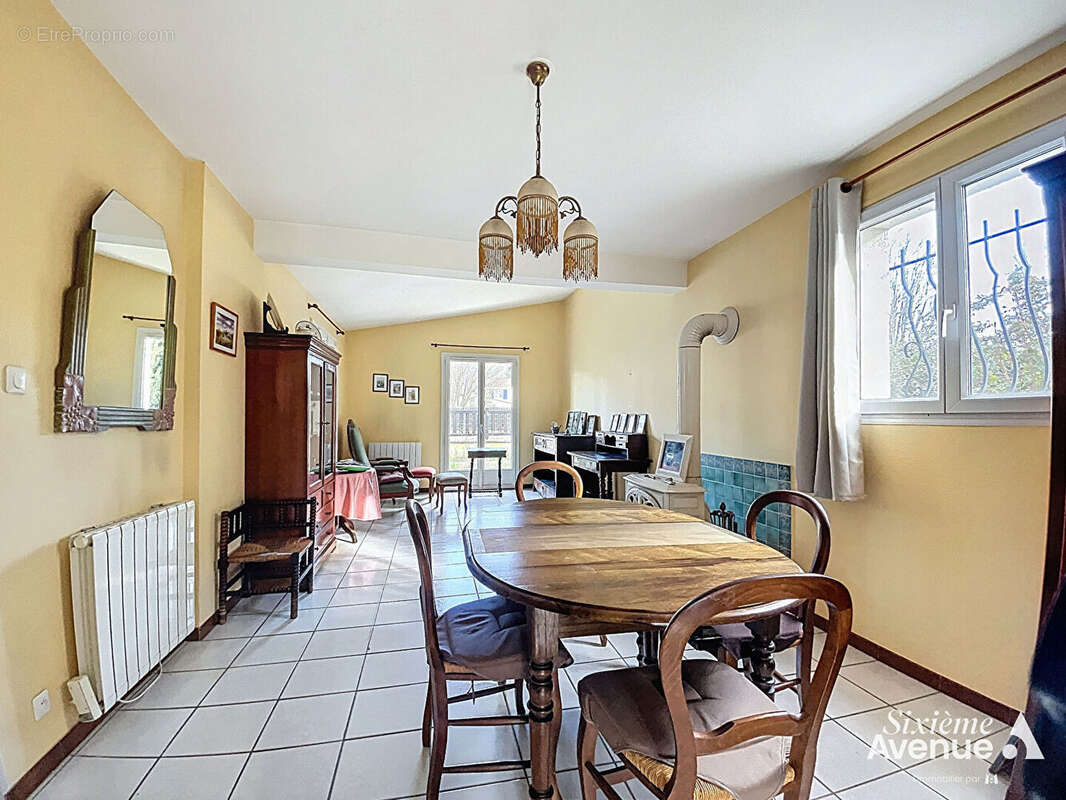 Maison à SAINT-SYMPHORIEN-D'OZON