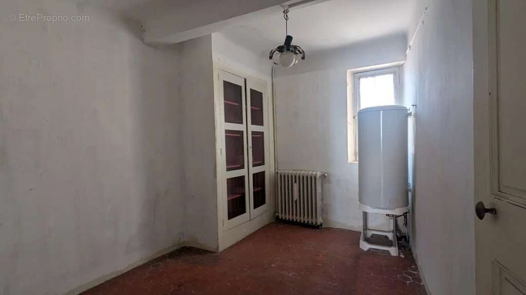 CARCES - Maison de village 5 CH 94m² + grenier - photo 9