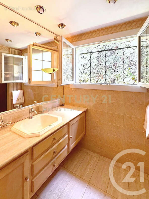 Maison 188 m² à Saint-Jean-De-Vedas  - photo 14