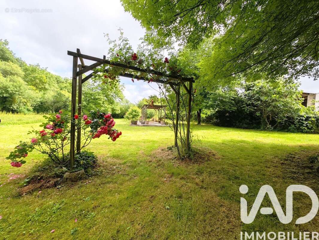 Maison 174 m² à Dampierre-Sur-Boutonne  - photo 8