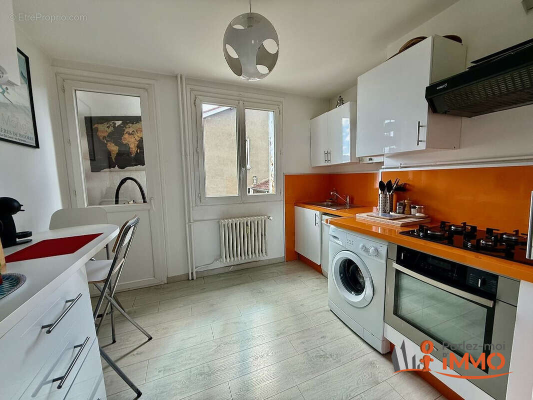 Appartement 65 m² à Saint-Etienne  - photo 3