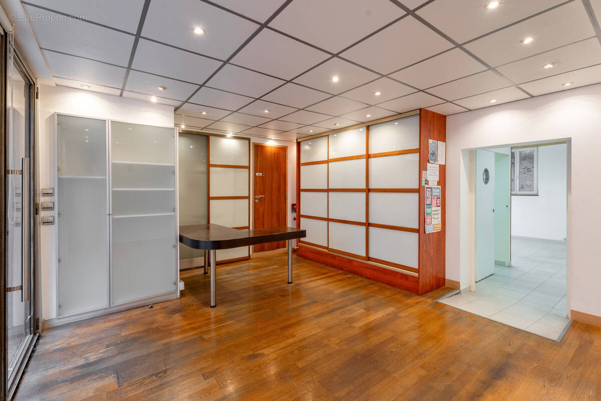 Commerce à MARSEILLE-5E