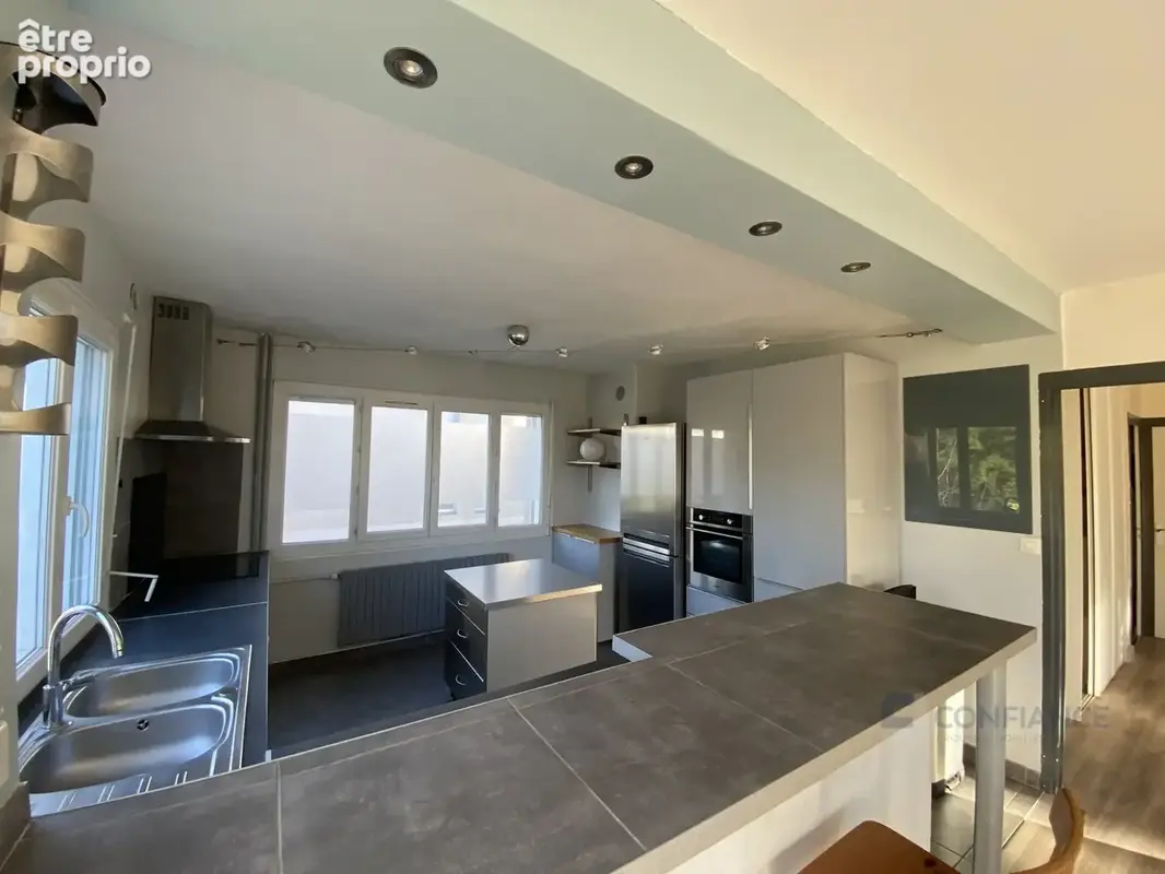 Appartement 99 m² à Villeurbanne  - photo 2