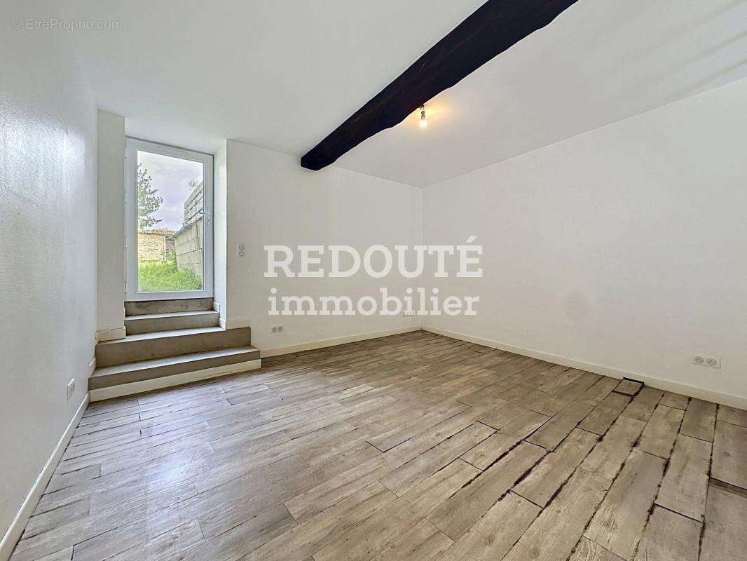 Les mesneux- maison de type 5 avec jardin et garage - photo 6