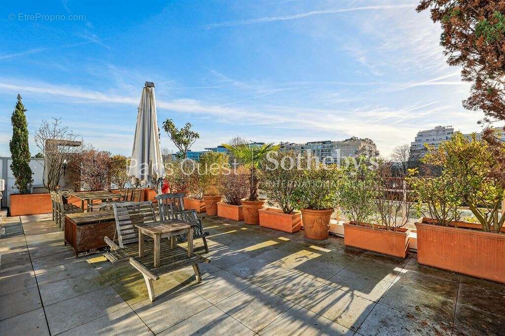 Maison à NEUILLY-SUR-SEINE