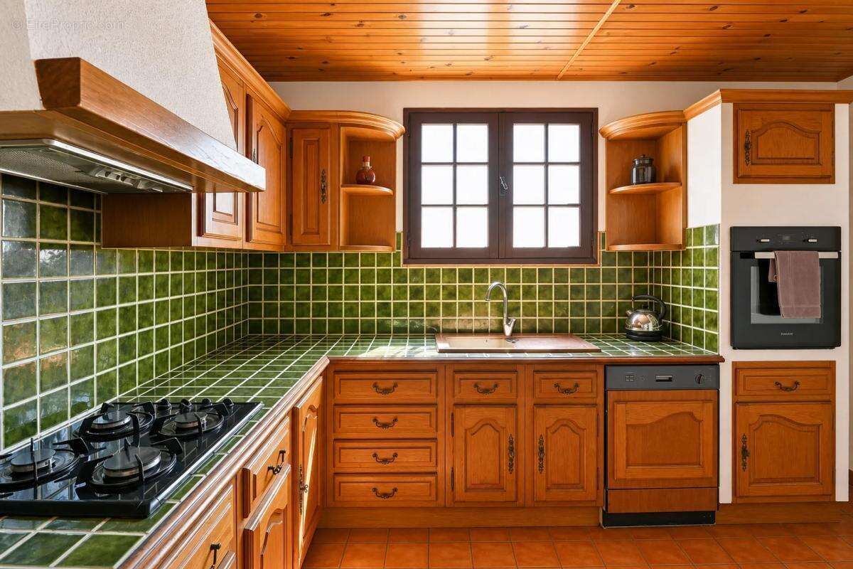 Maison de 5 pièces de 129 m² à Arles - photo 18