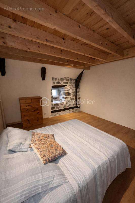 Maison en pierre 131 m² + grange 110 m² – Fort potentiel gîtes - photo 12