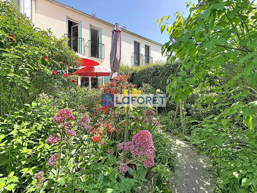 Maison à ELANCOURT
