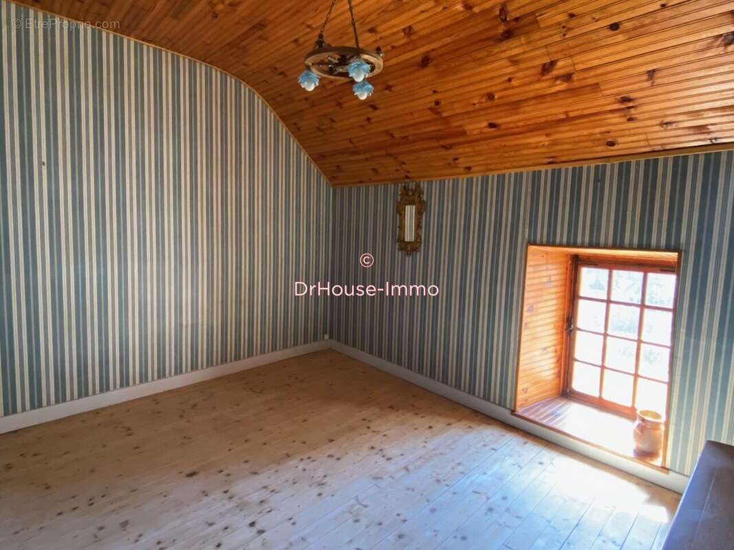 Maison à L&#039;ISLE-SUR-SEREIN