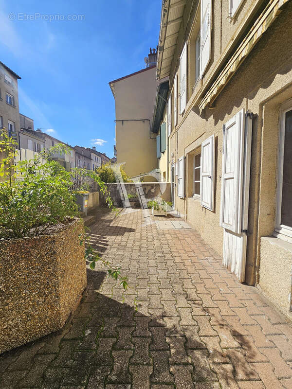 Appartement à ESPALY-SAINT-MARCEL