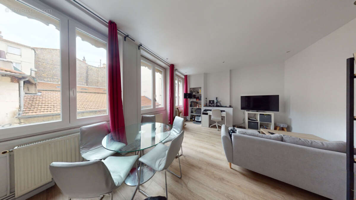 Appartement à SAINT-ETIENNE