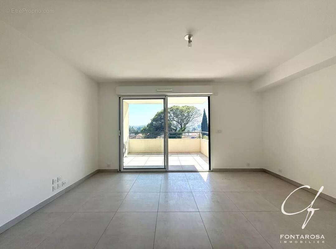 Appartement à FREJUS