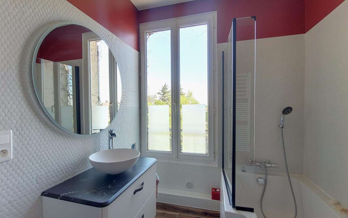 Maison à COMBS-LA-VILLE