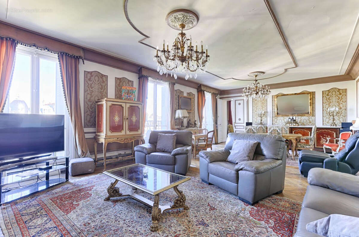 Appartement à PARIS-10E