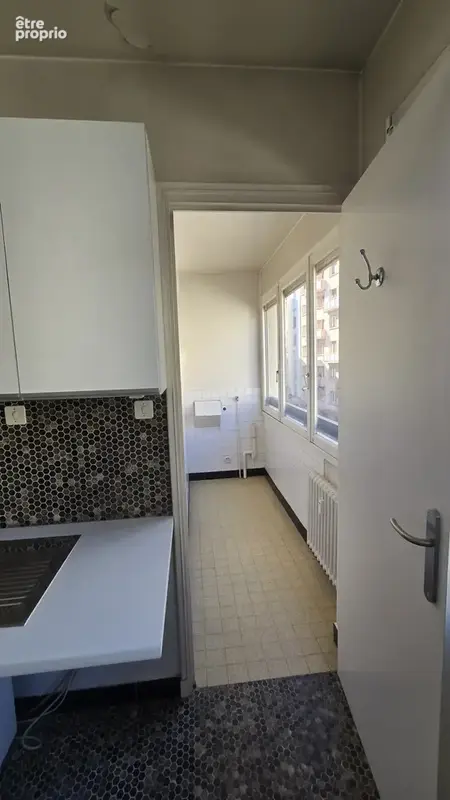Saint-Étienne — 8 avenue du Général Leclerc : lumineux 4 pièces de 106 m2 avec grand balcon, dans une copropri - photo 11