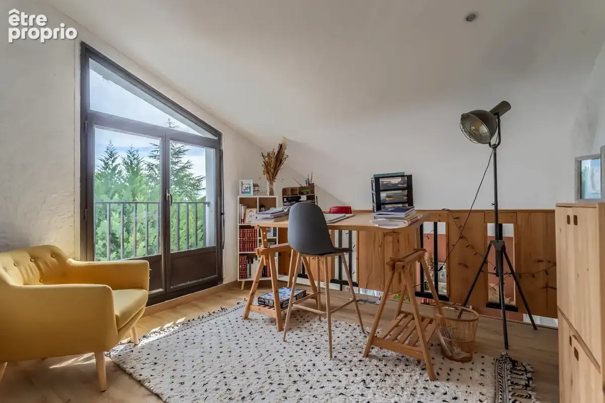 Une maison moderne avec piscine, jardin et parking - photo 30