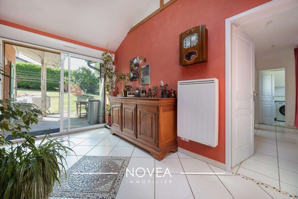 Maison 183 m² à Miserieux  - photo 5