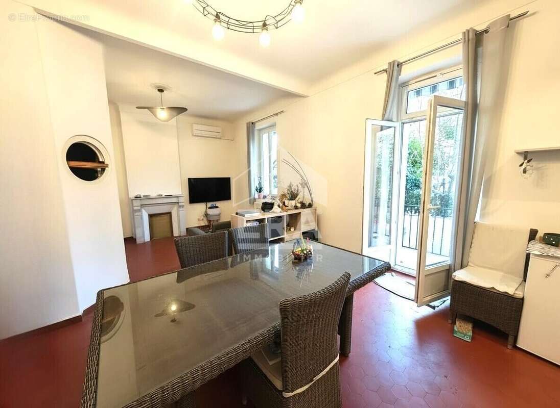 Appartement à MARSEILLE-5E