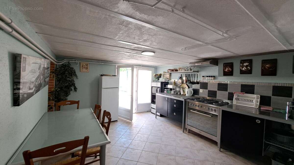 Maison à LE MESNIL-SAINT-DENIS