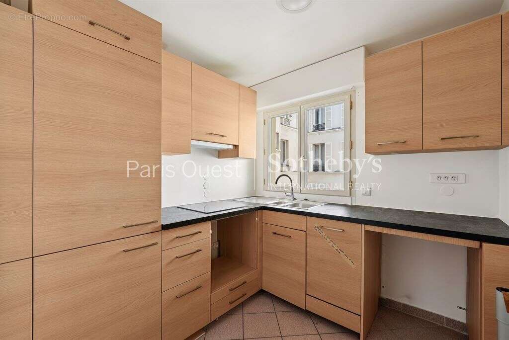 Appartement à PARIS-17E