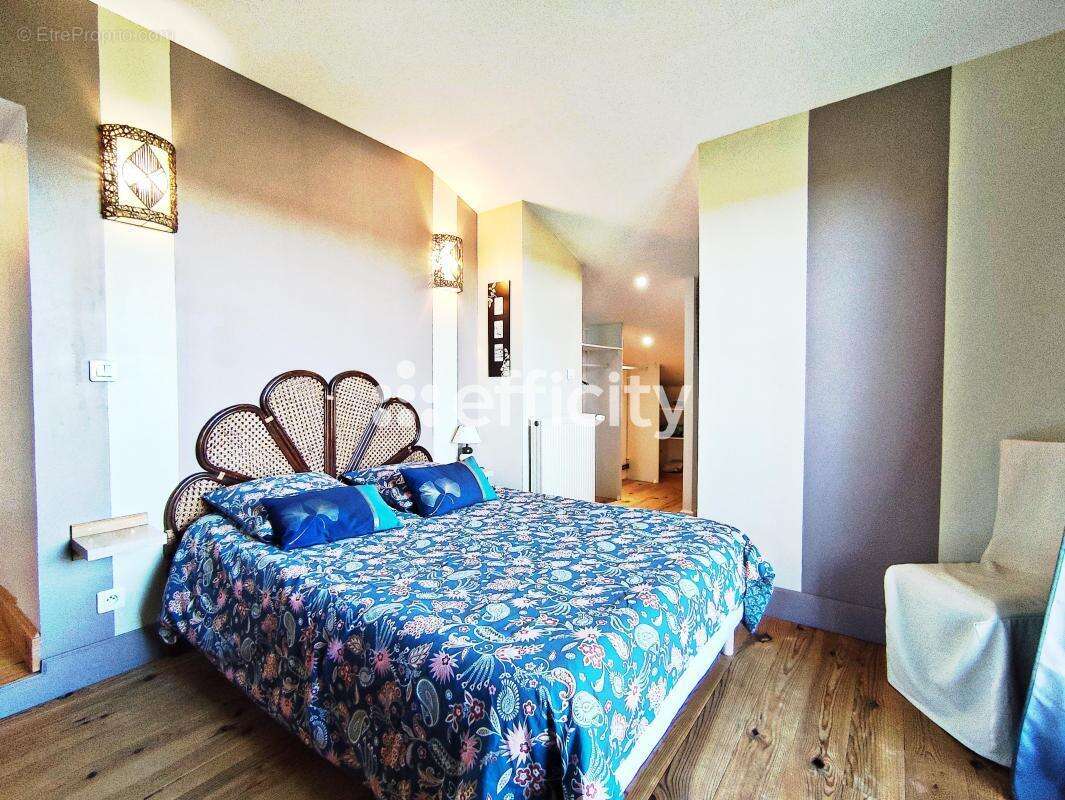 Maison à BRIZAMBOURG