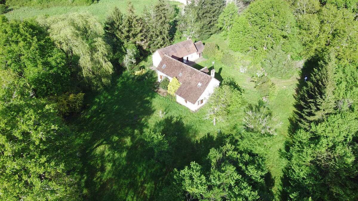 Autre à THEILLAY
