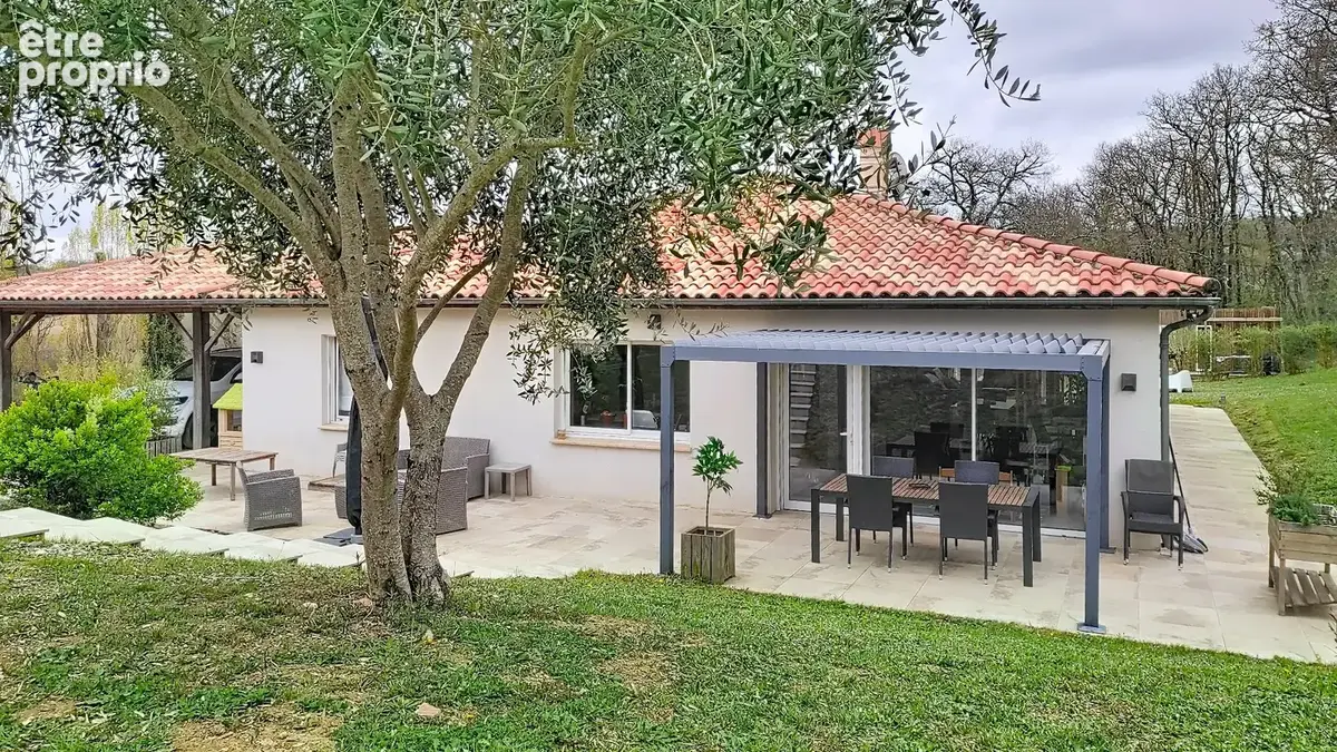 Photo Maison à L'isle-Jourdain au prix de 485 000€